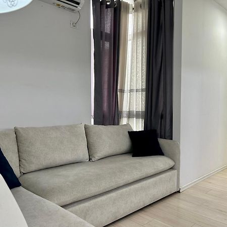 A&X Lovely And Central Apartment - 24H Self Check-In Tirana Buitenkant foto