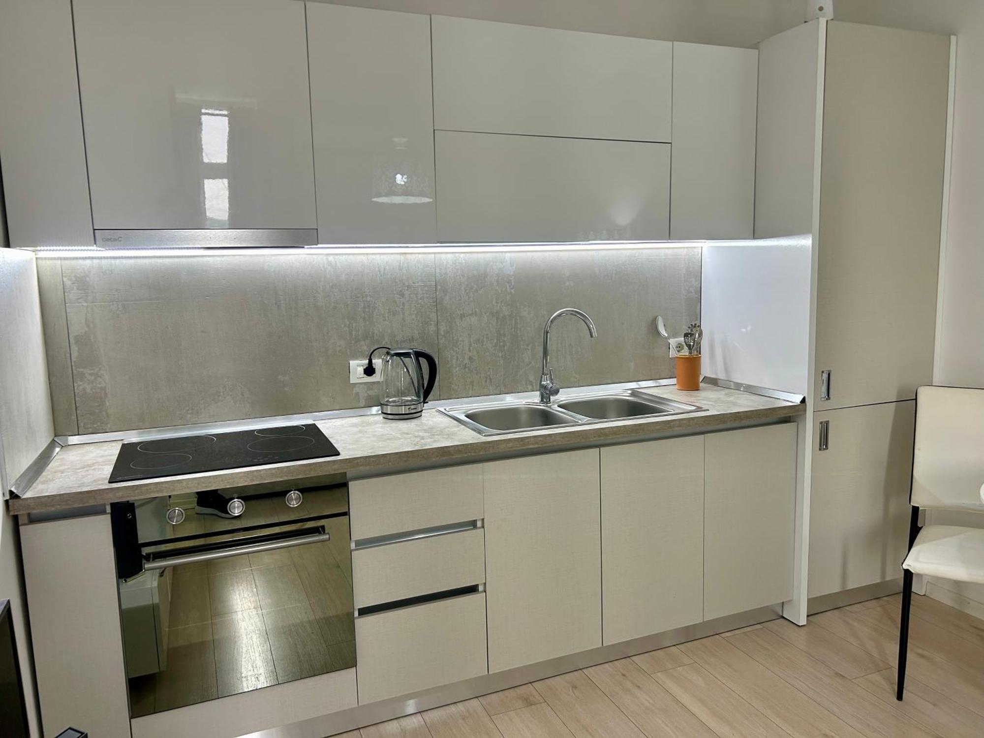 A&X Lovely And Central Apartment - 24H Self Check-In Tirana Buitenkant foto