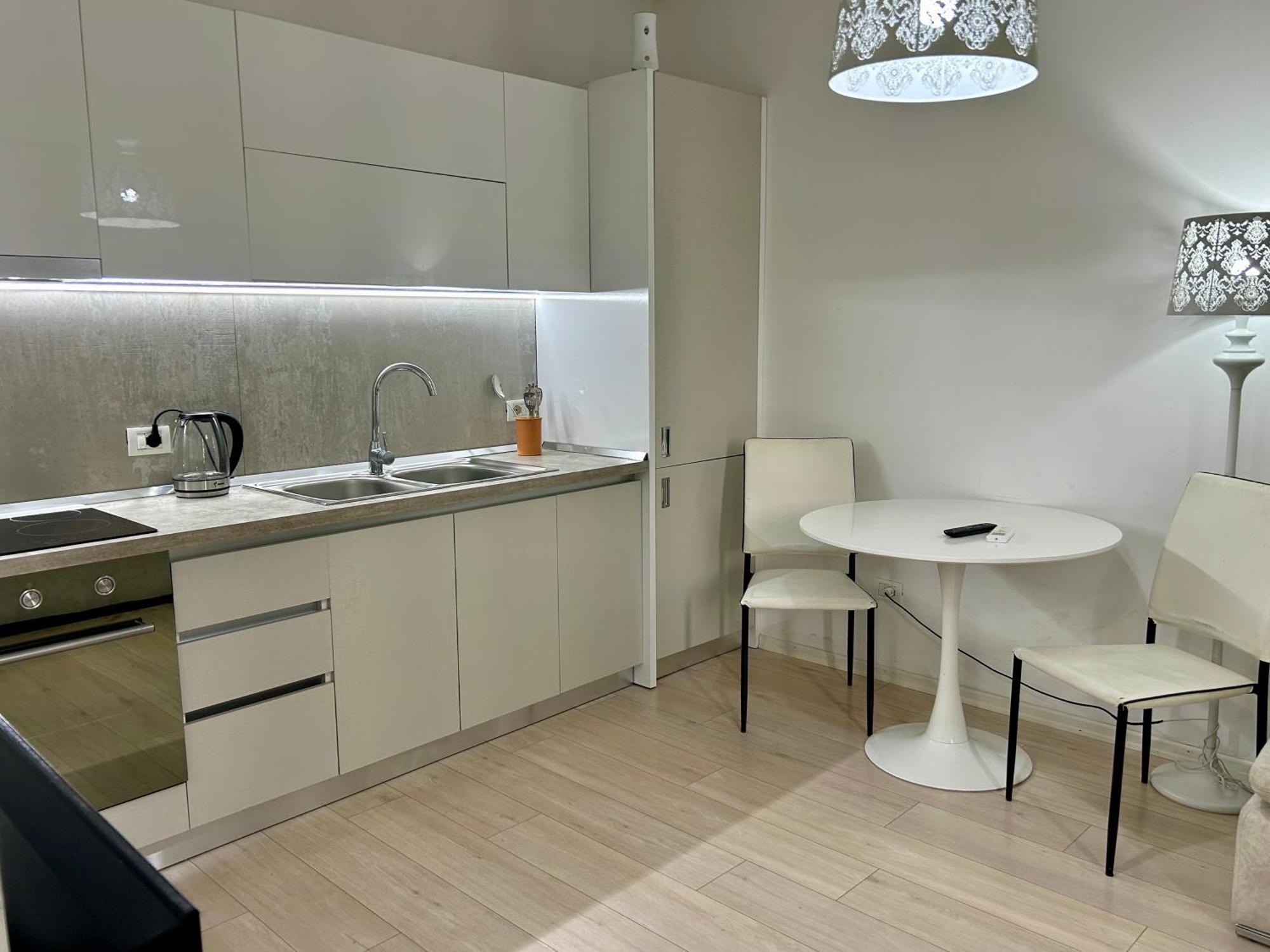 A&X Lovely And Central Apartment - 24H Self Check-In Tirana Buitenkant foto