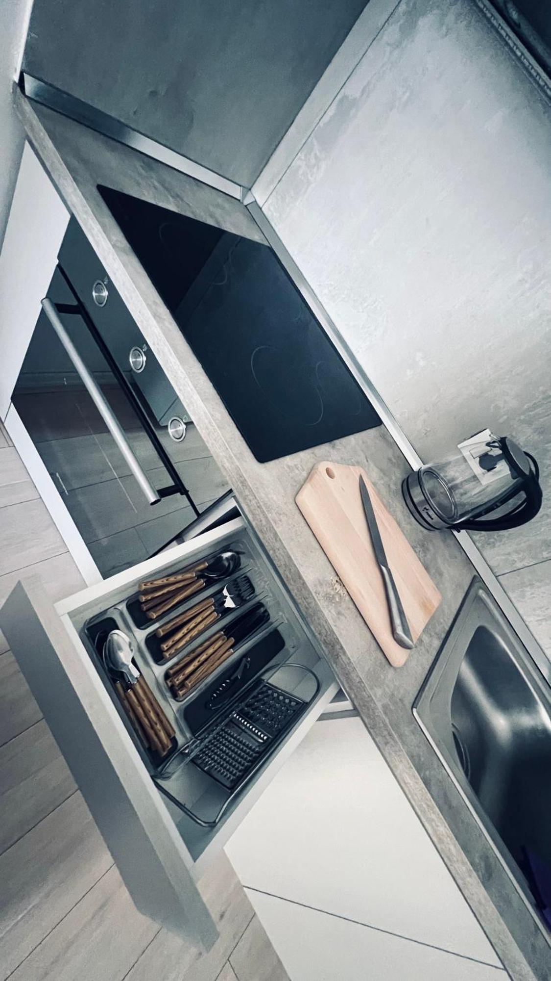 A&X Lovely And Central Apartment - 24H Self Check-In Tirana Buitenkant foto