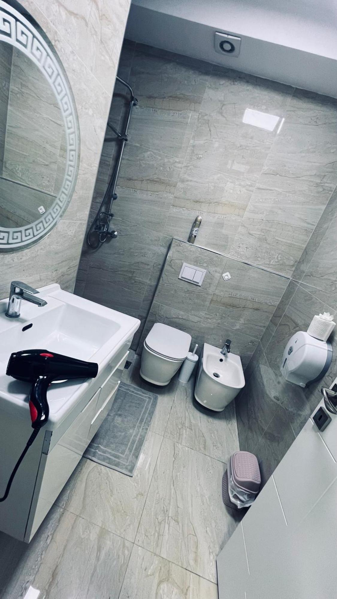 A&X Lovely And Central Apartment - 24H Self Check-In Tirana Buitenkant foto